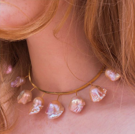 baroque-pearl-gold-necklace-on-woman