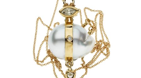 Bergsøe_necklace_gold_southseapeatl_diamond_huvudbildonline