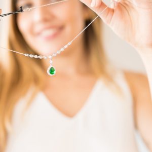 Smaragd-peridot-halsband