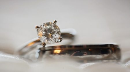 Färgad diamant ring