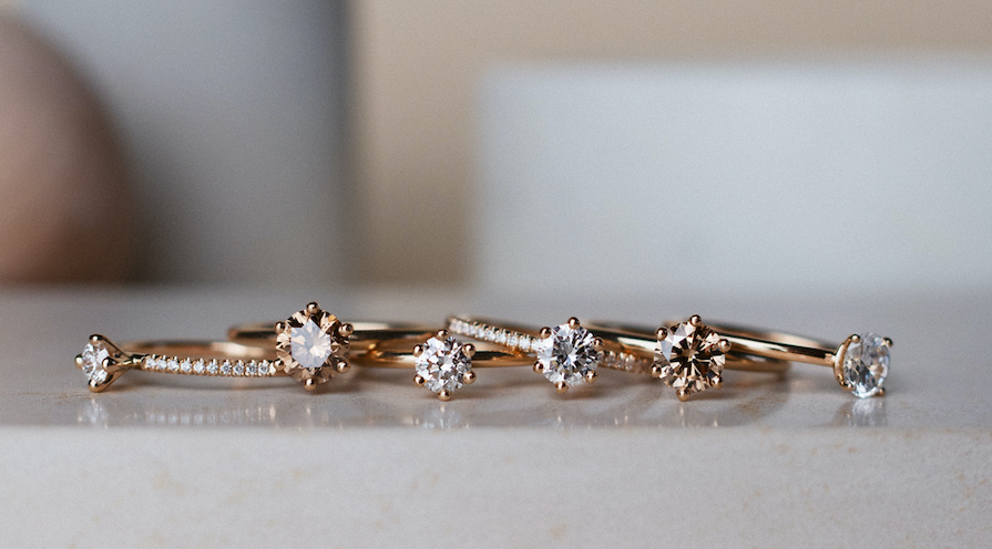 diamantringar från mumbaistockholm är ett bra smycke som ditt första smycke