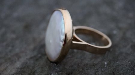 ring med knappärla