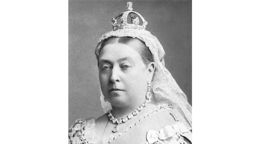 queen victoria klädd i kungliga smycken