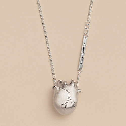 Anatomic heart av Bjorg jewellery