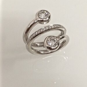 unik ring av guldsmed