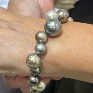 armband med tahitipärlor