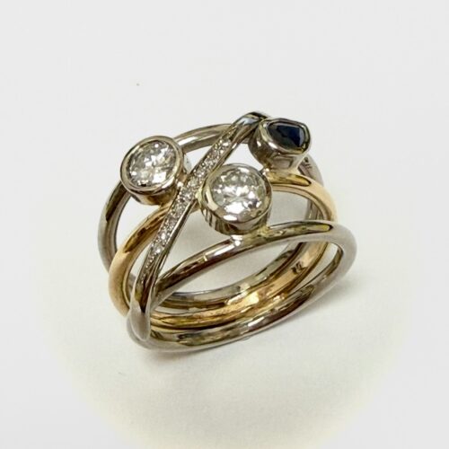 Ring med cool design av guldmakeriet